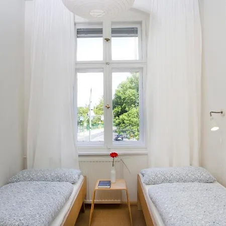 Jugendgaestehaus Des Cvjm Berlin-kaulsdorf * Berlim