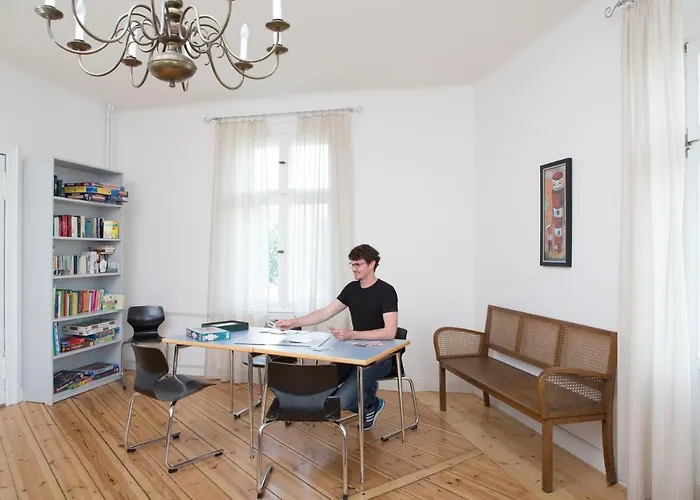 Jugendgaestehaus Des Cvjm Berlin-kaulsdorf * برلين